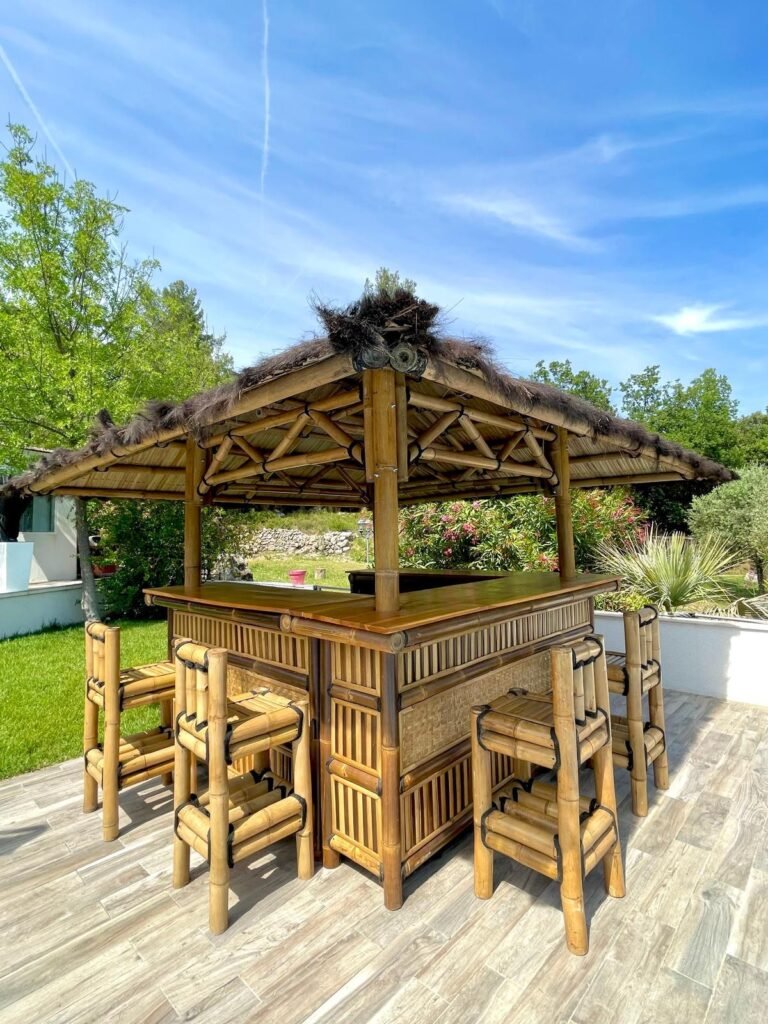 Installation d’un gazébo en bambou à Brignoles